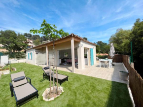 Maisonnette avec 2 chambres climatisée en face de la plage de Gigaro